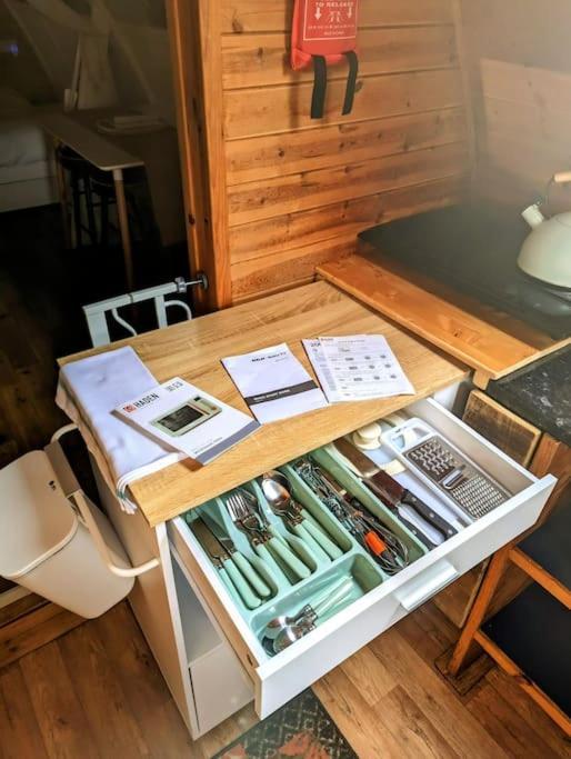 Robin Nest - Cosy Shepherd'S Hut Hideaway Callington Exterior photo